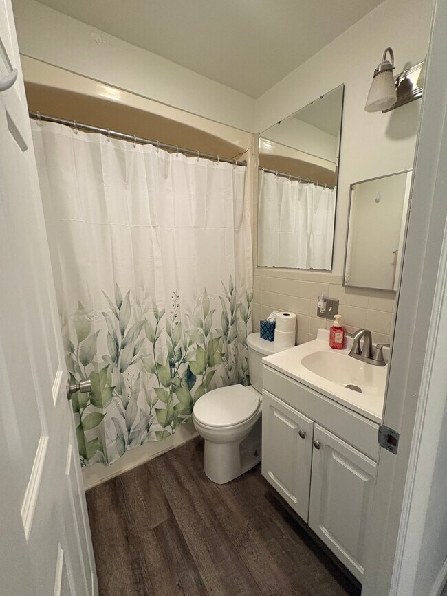 Bathroom - 507 7th Ave Unit 1