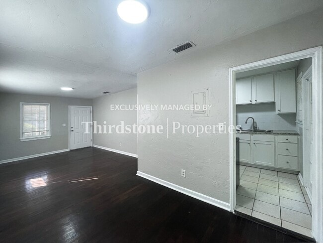 Photo - 885 Bunker Hill Blvd