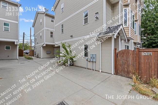 Building Photo - 1133 N 94th St Rental