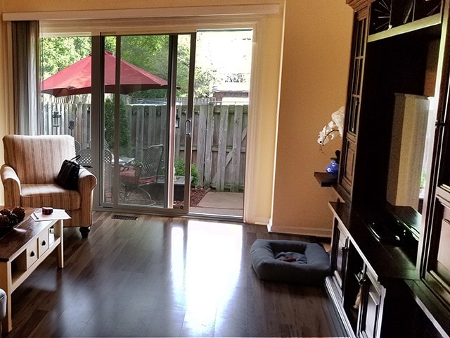 Living room - 4343 Laclede Ave Unit G