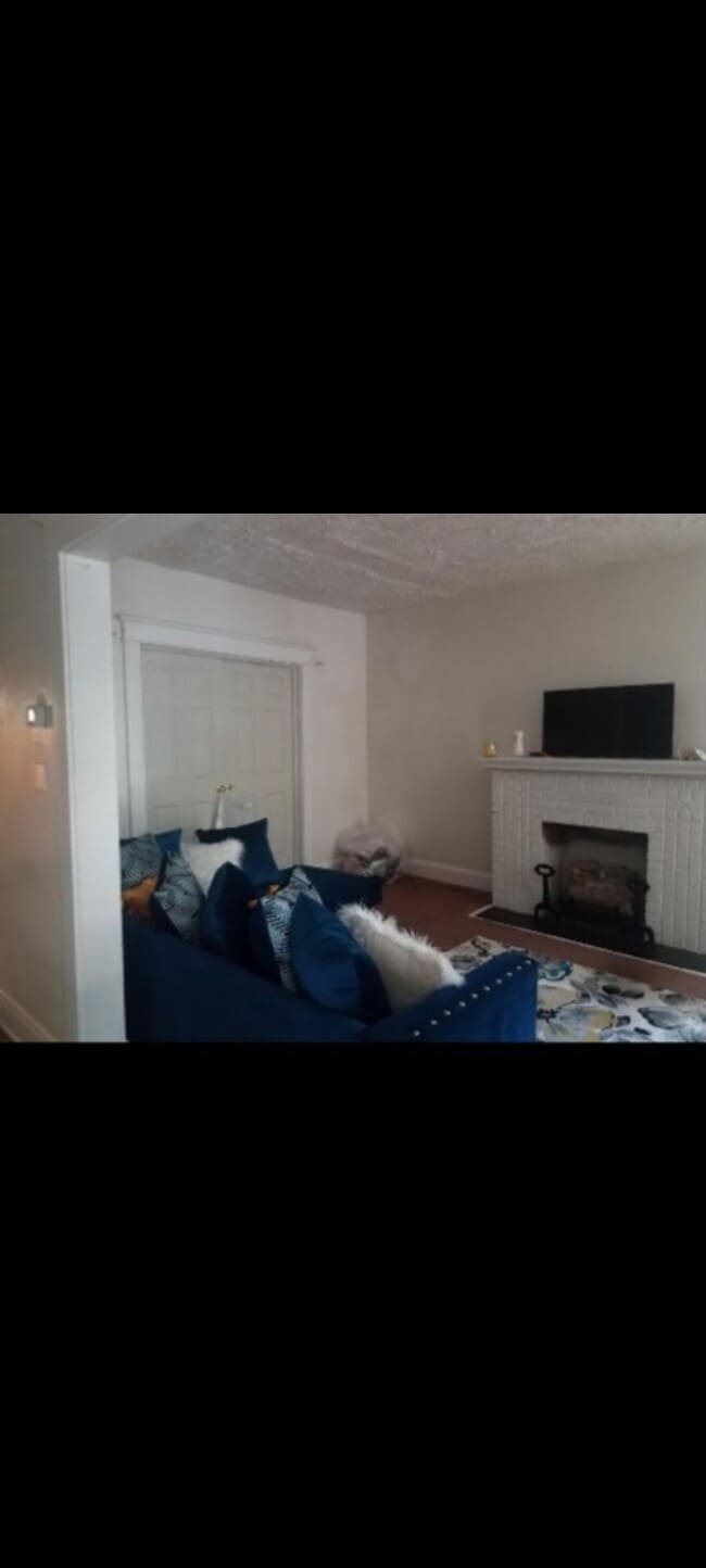 Photo - 5023 Queensberry Ave Unit Shared home