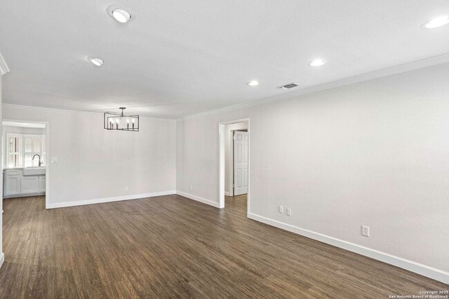 Photo - 2611 Eisenhauer Rd