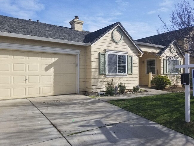 Photo - Great location near park and shopping