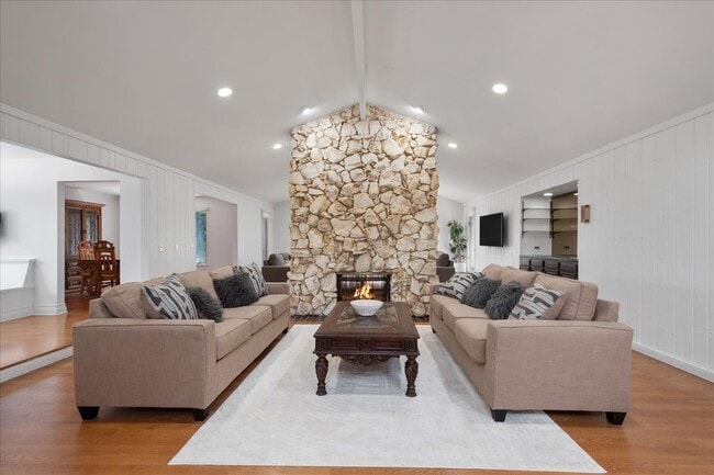 Photo - 2821 Covert Rd