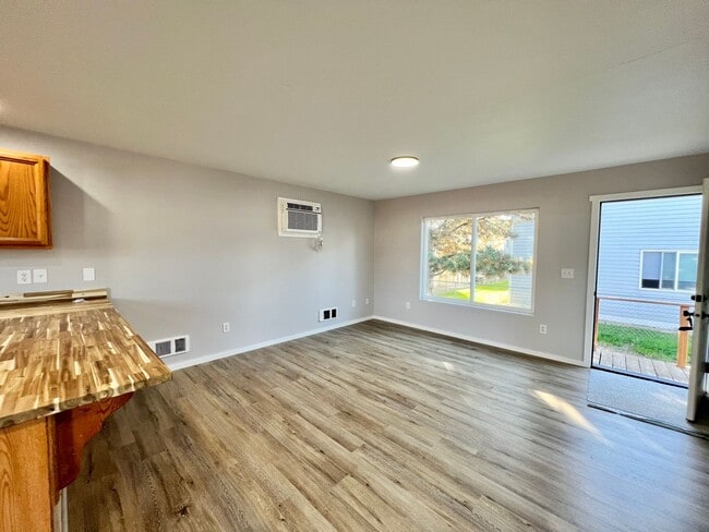 810 E White Birch Ave Unidad 2