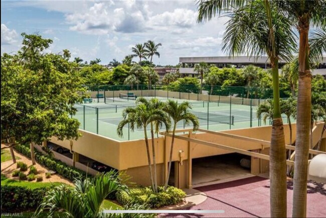 Photo - 100 N Collier Blvd Unidad 504