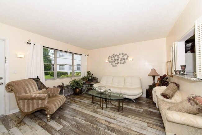 Photo - 59 Bedford E