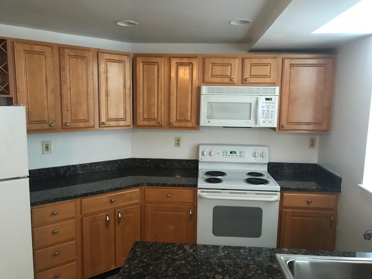 Photo - 16 Queensberry St Unit 24