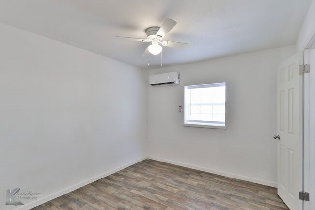 Photo - 2157 Green St