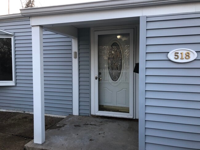 Front Entrance - 518 S Chestnut St