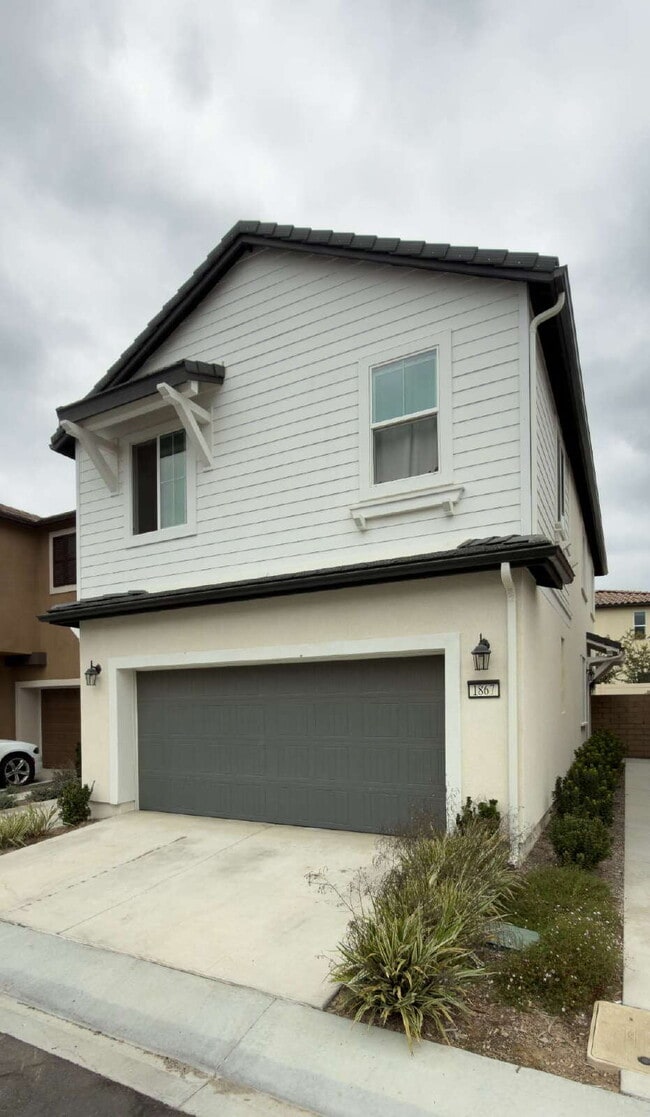 Spacious 4-Bed, 3-Bath Retreat on Malalenca Road in the Harvest Subdivision! - Spacious 4-Bed, 3-Bath Retreat on Malalenca Road in the Harvest Subdivision!