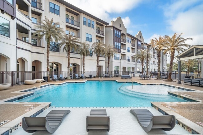 Building Photo - The Addison