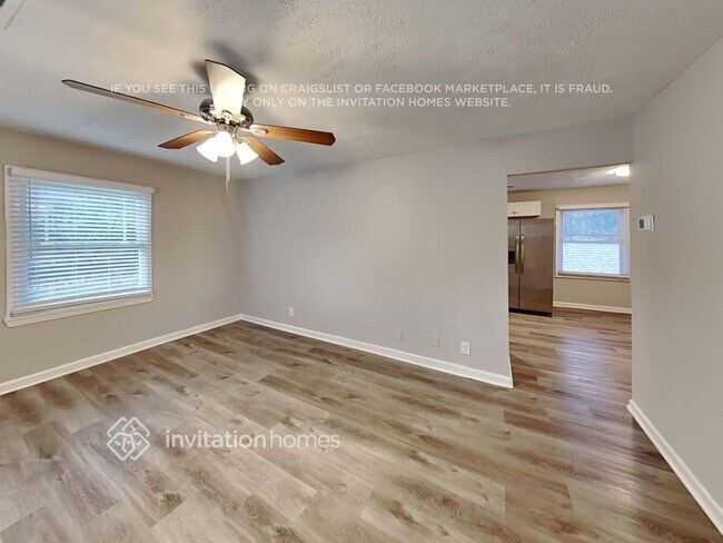 Photo - 300 Banberry Dr SE