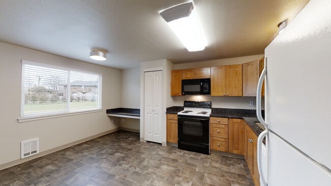 Photo - 15915 52nd St E Unidad 15915 52nd St E Apt B