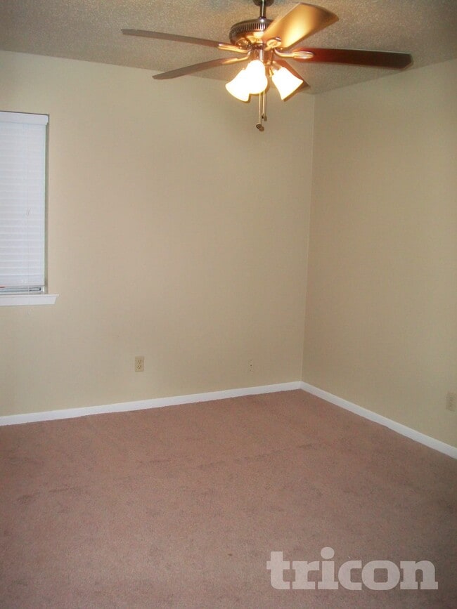Photo - 3307 Hummingbird Ln