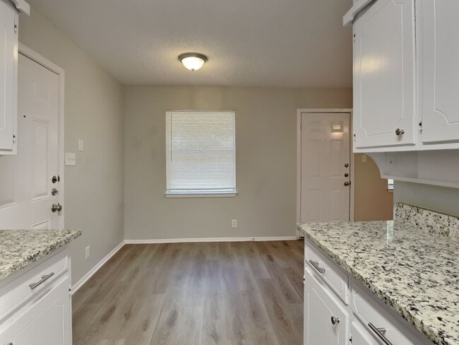 Photo - Charming 3-Bed, 2-Bath Home in Burleson with Garage Parking