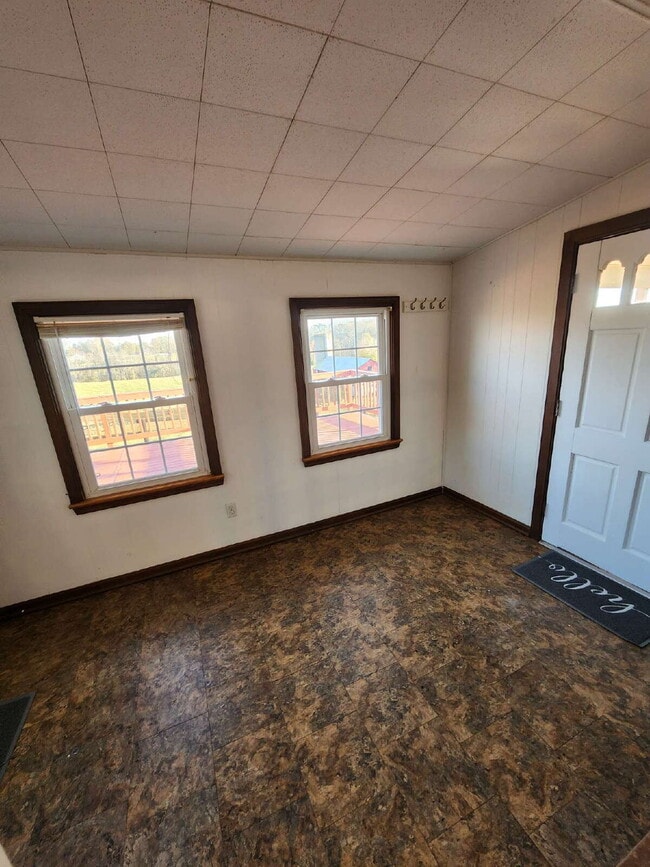 Photo - 9839 Lees Mill Rd