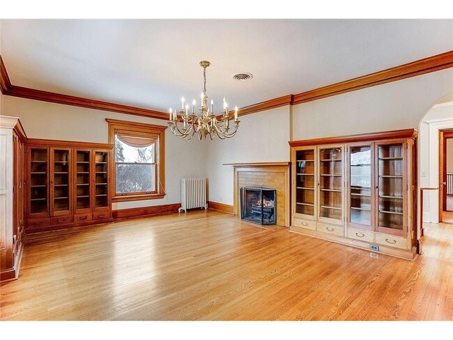 Photo - 808 Summit Ave