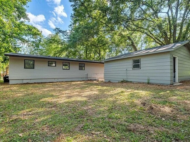 Photo - 2204 Berkshire Dr