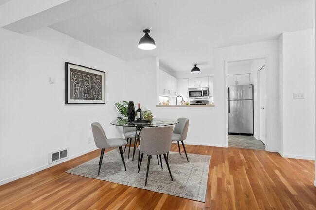 Photo - 1380 Greenwich St Unit 404