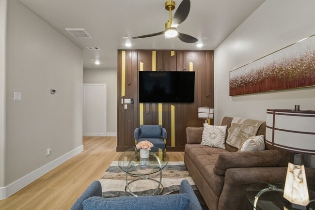 Photo - 3539 Mt Pleasant St Unit A