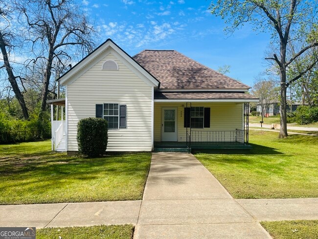 Building Photo - 900 Park Ave