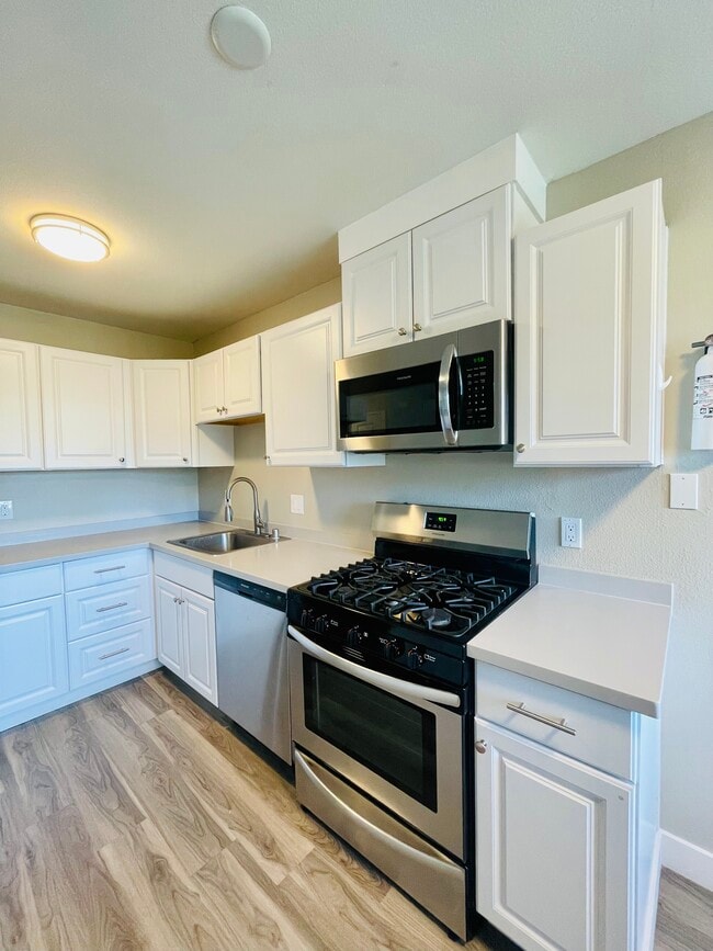 2BR, 1 BA