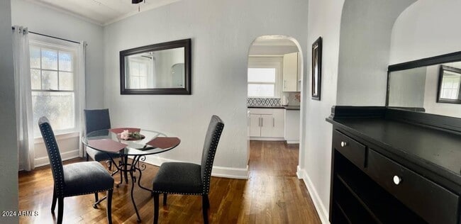 Photo - 2137 W Madison St
