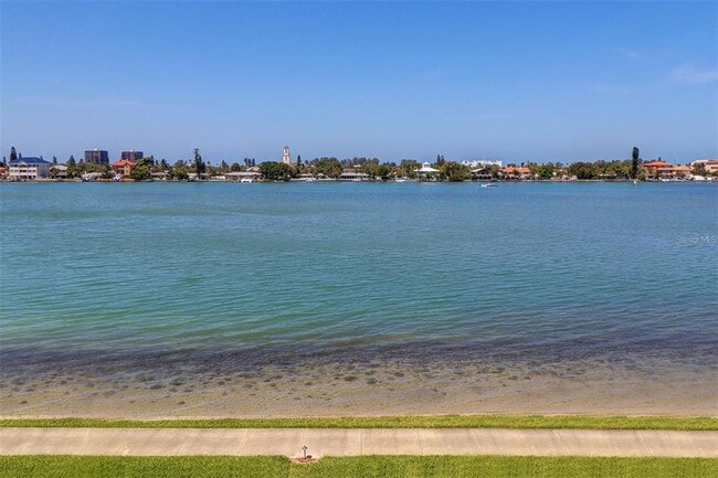 Building Photo - 7984 Sailboat Key Blvd S Unit 105