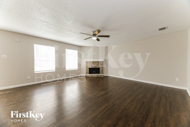 Photo - 1395 Stewart Dr