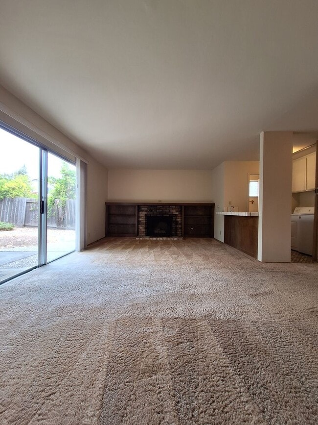 Photo - Spacious 4bd Tri-Level Home w/Central Heat...
