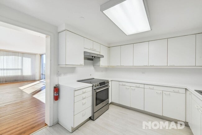 Photo - 2100 St Charles Ave