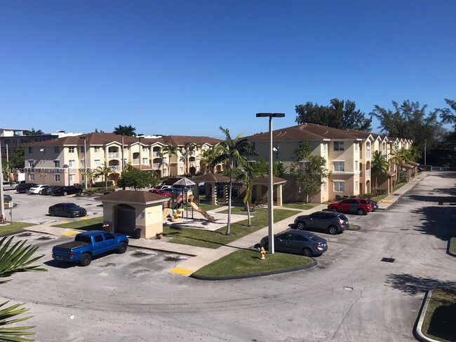 Photo - 13800 NE 3rd Ct Condominio Unidad 201