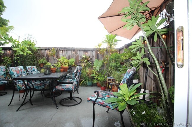 724 NE 23rd Dr