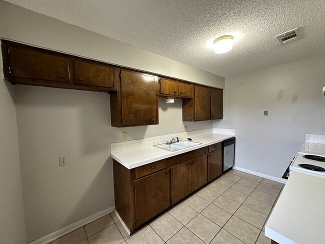 Photo - 407 Maple St Unidad 407B