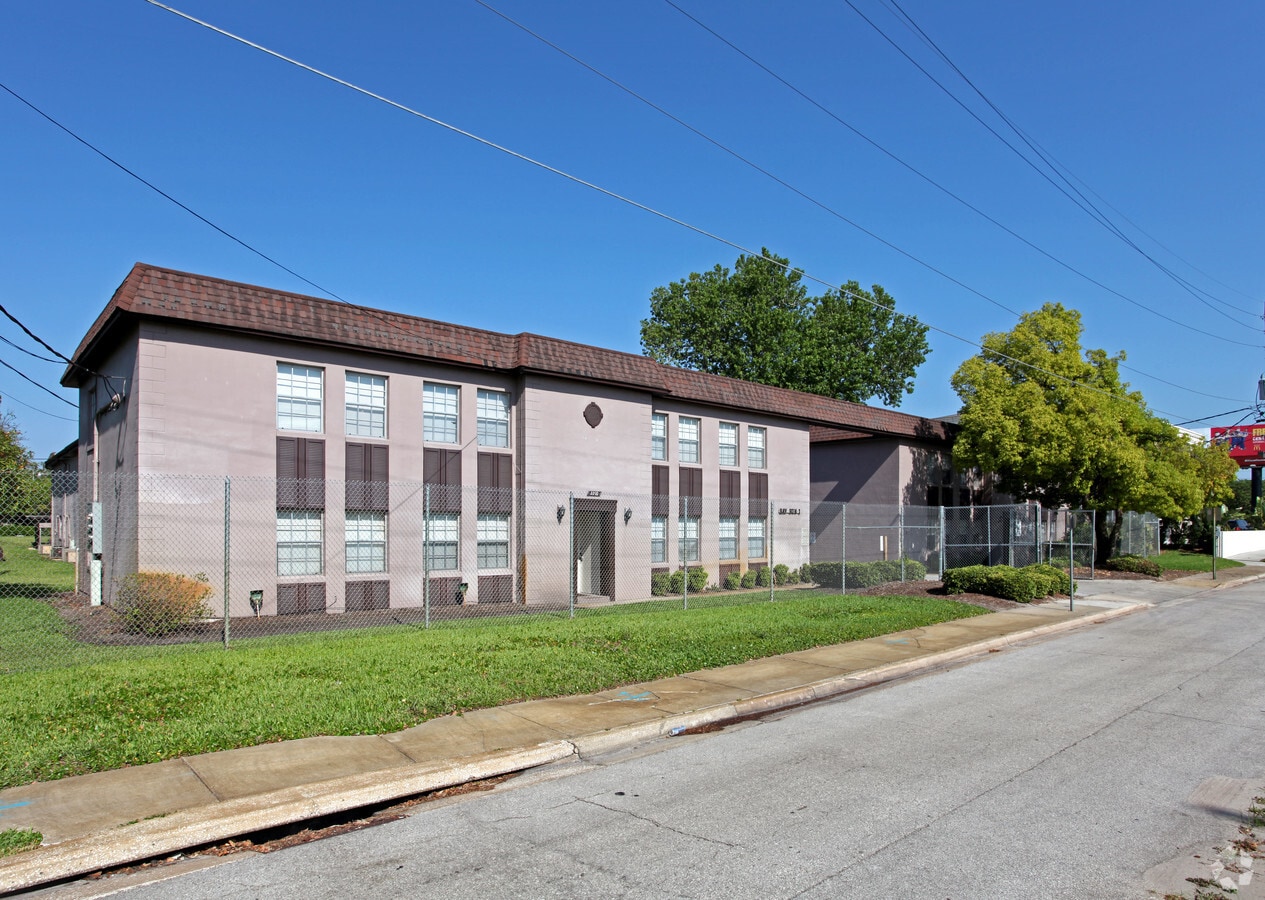 Photo - Bay Run Apartments