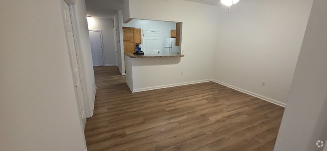 Building Photo - 5000 Hood Cir Unit 103 Rental