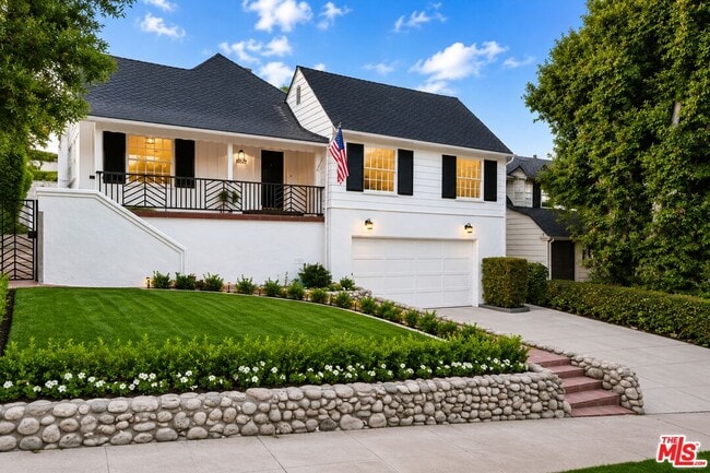 Photo - 10527 Le Conte Ave