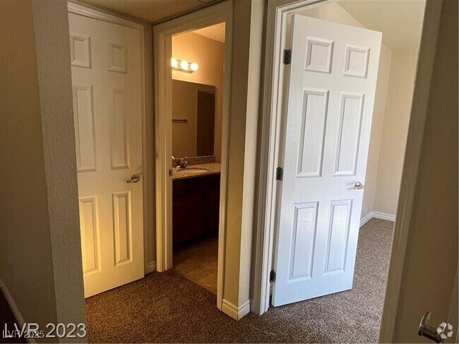 Building Photo - 5295 Indian River Dr Unit 316 Rental