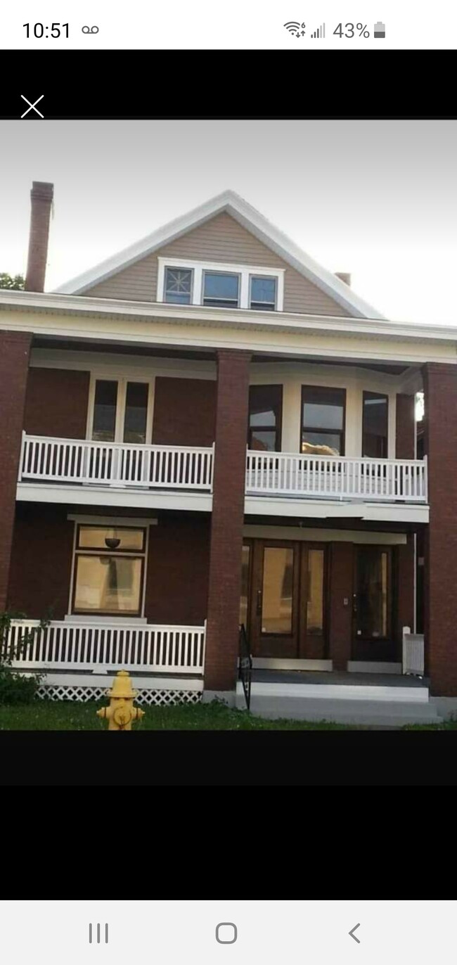 Building Photo - 2657 Highland Ave Unit 3