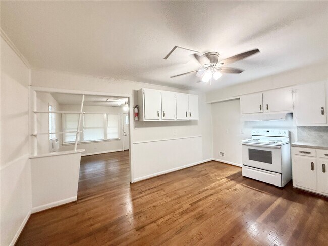 Photo - 824 S Anderson St