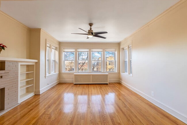 Photo - 6352 S Francisco Ave Unidad 2