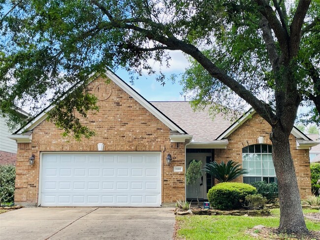 Building Photo - 20910 Medallion Pointe Dr