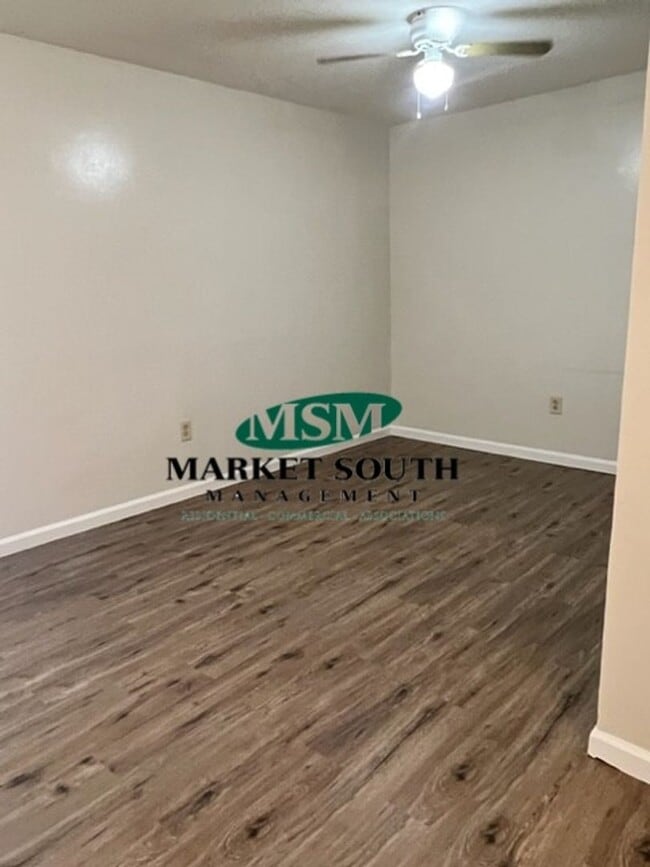 Photo - ** CONVENIENT LOCATION **