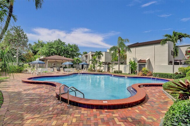 Photo - 4706 SW 67th Ave Unit M4