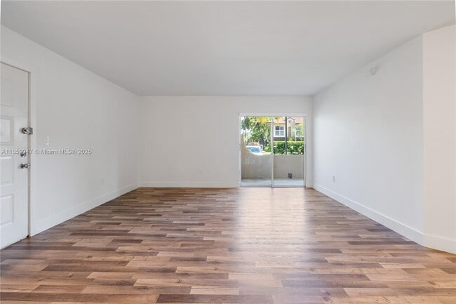 Photo - 4780 NW 102nd Ave Unidad 101-11