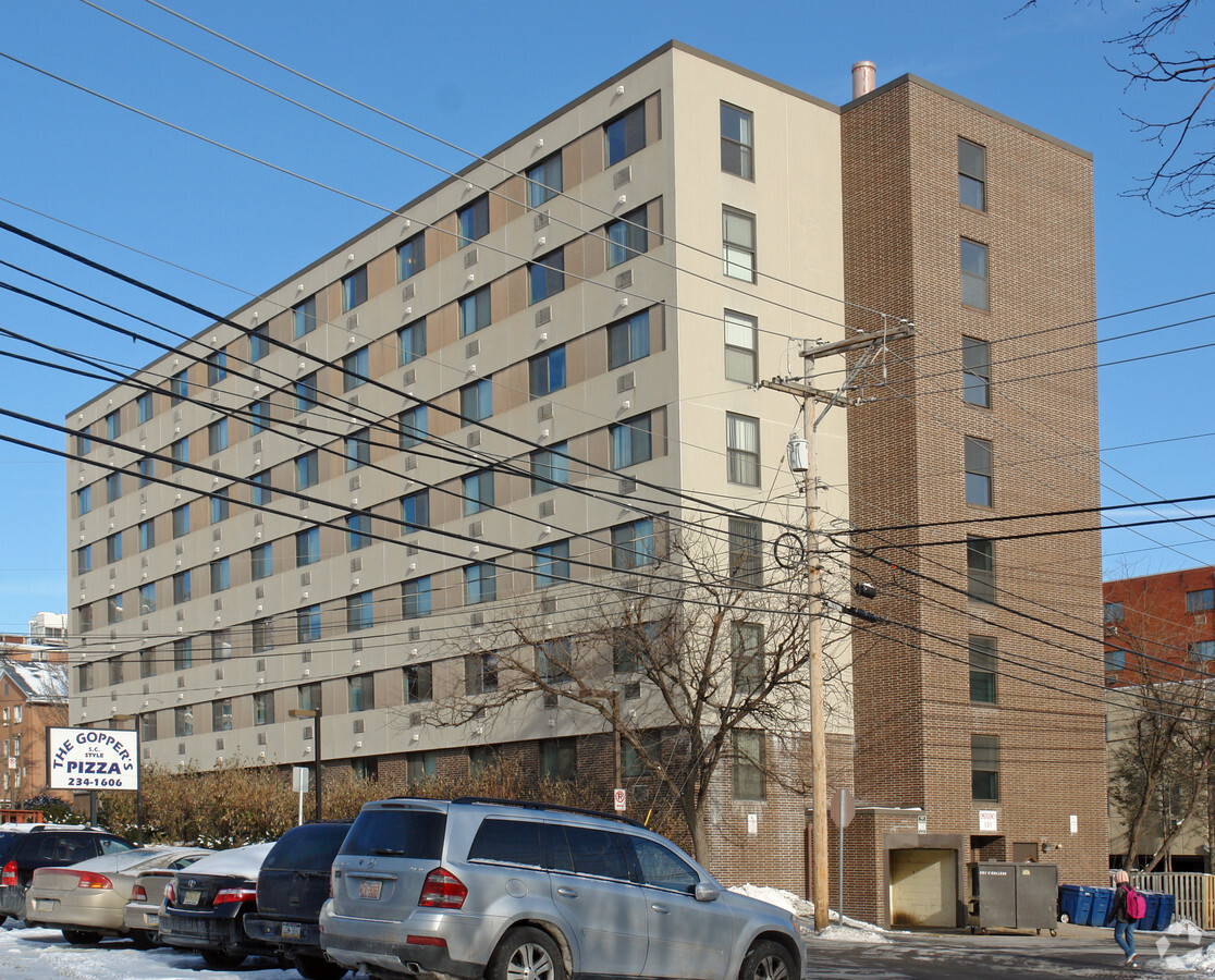 Hetzel Plaza - Hetzel Plaza Apartments