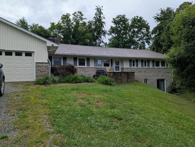 Building Photo - 80 Dobson Dr