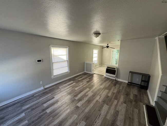 Photo - 1815 Lucile Ave