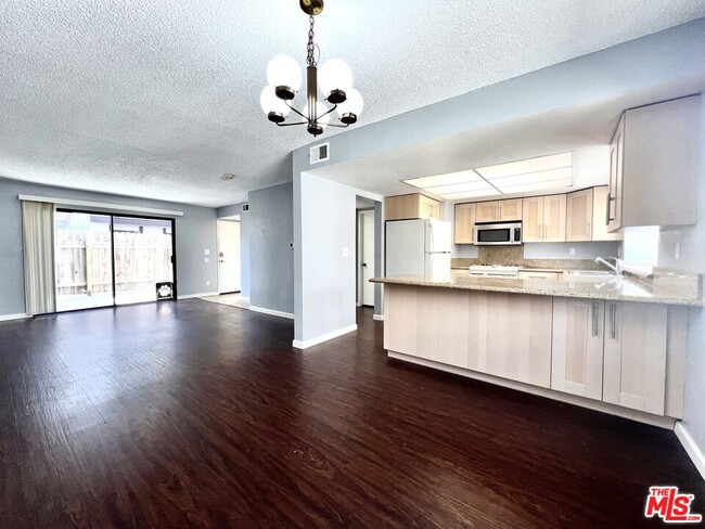 Building Photo - 17057 S Vermont Ave Rental